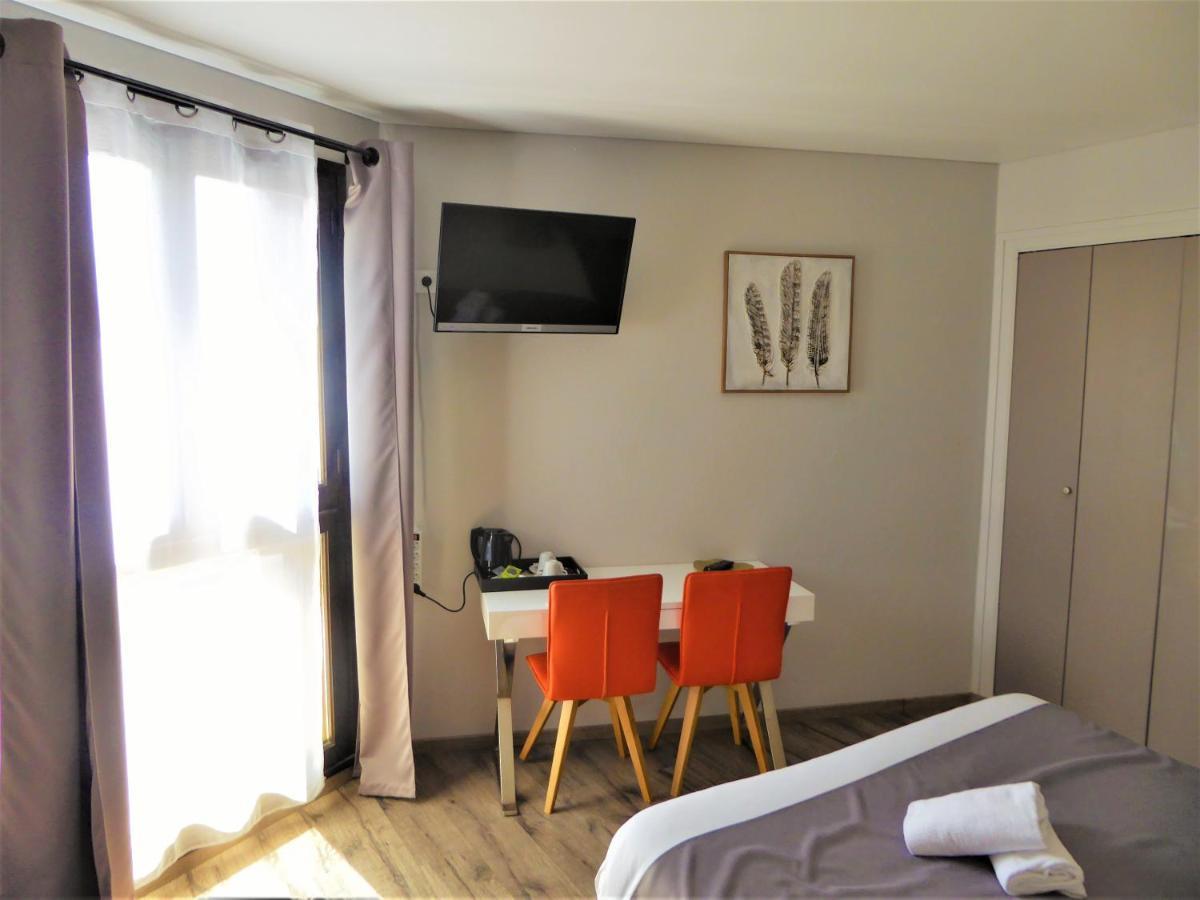 Auberge De La Paillere Lavours Exteriör bild